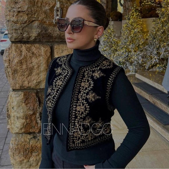 Zara Embroidered Black & Gold Velvet Vest NWT - Picture 8 of 12